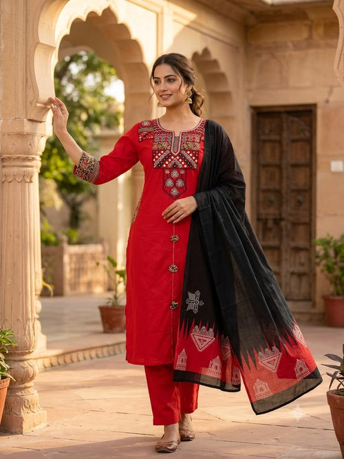 Label Tanuja-Heavy Suit Set which is beautifully decorated with weaving and  embroidery with matching pants and  dupatta