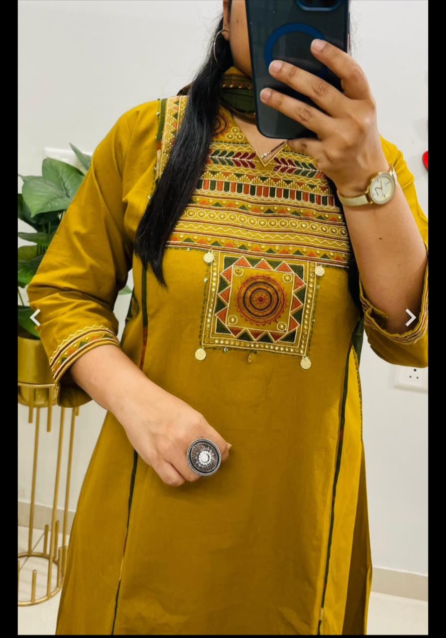 Label Tanuja-CLASSY straight OUTFIT