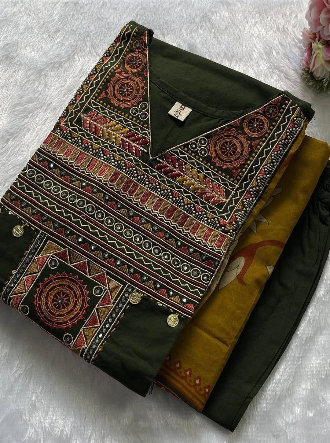 Label Tanuja-CLASSY straight OUTFIT