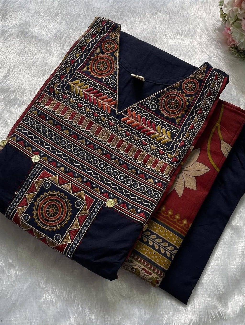 Label Tanuja-CLASSY straight OUTFIT