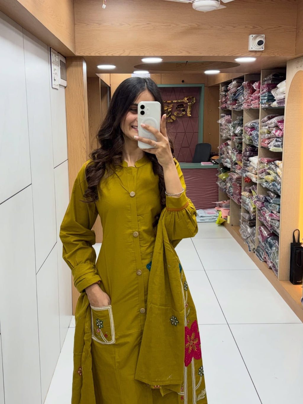 Label Tanuja-KURTA PENT WITH DUPATTA SUIT SET