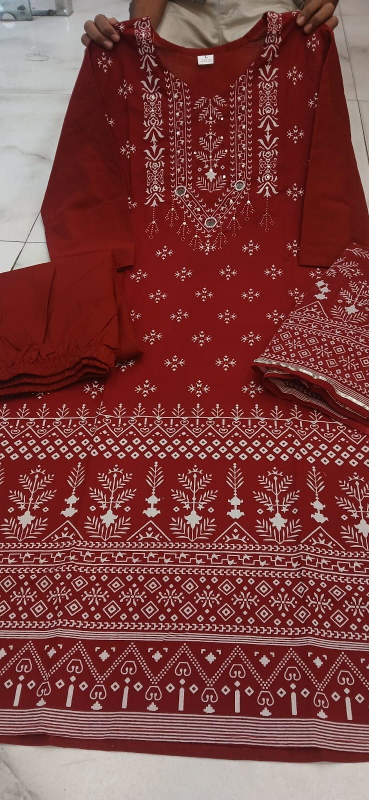 Label tanuja-Discharge print kurti pant dupatta sets