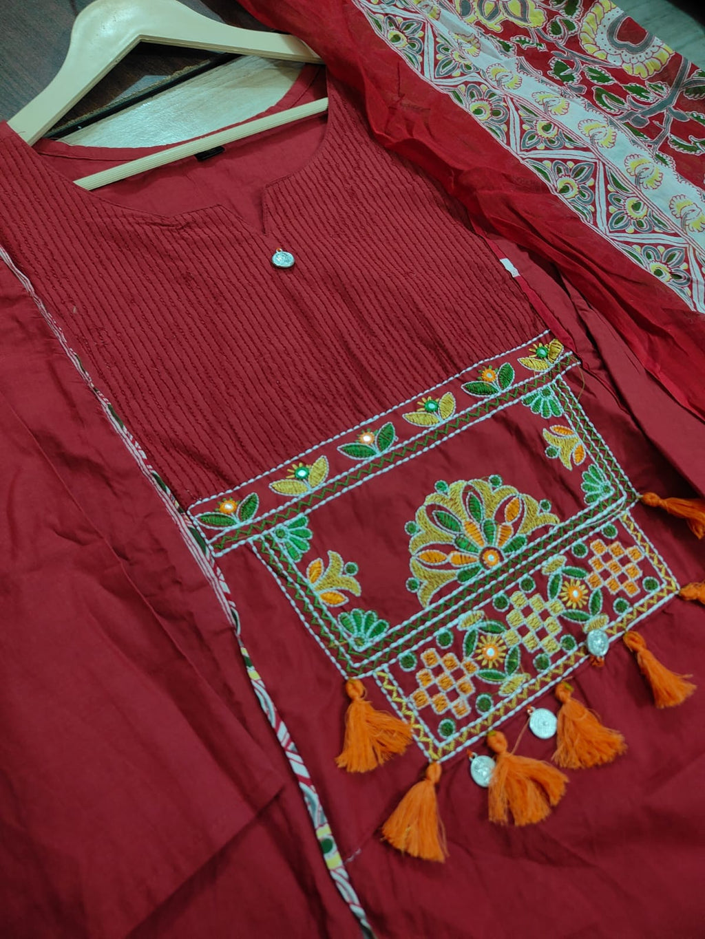 Label Tanuja-kurti Paired up with pant and full printed dupatta