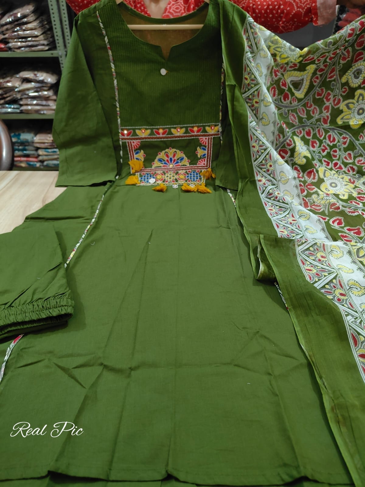 Label Tanuja-kurti Paired up with pant and full printed dupatta