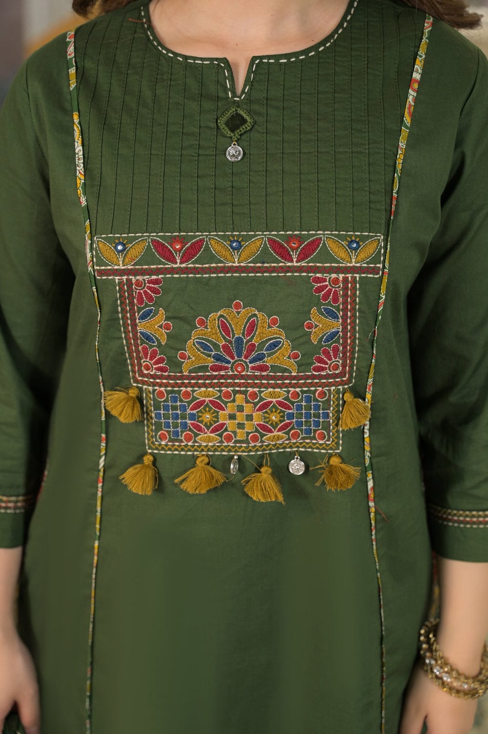 Label Tanuja-kurti Paired up with pant and full printed dupatta