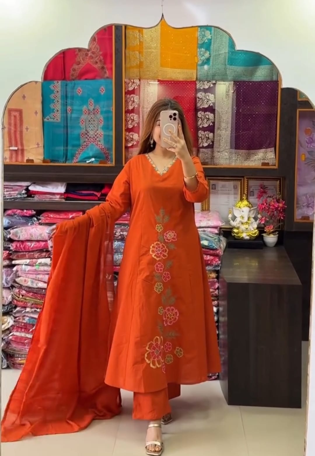 Label Tanuja-kurti Paired up with pant and full dupatta