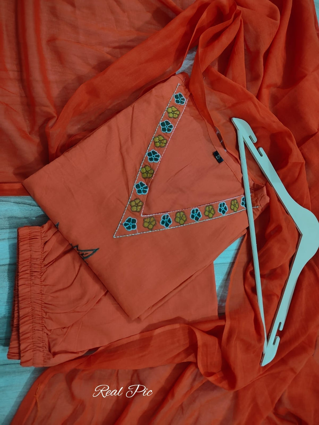 Label Tanuja-kurti Paired up with pant and full dupatta