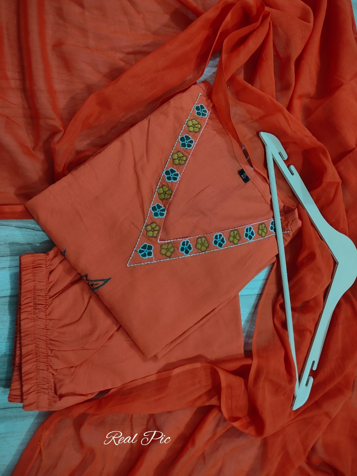 Label Tanuja-kurti Paired up with pant and full dupatta