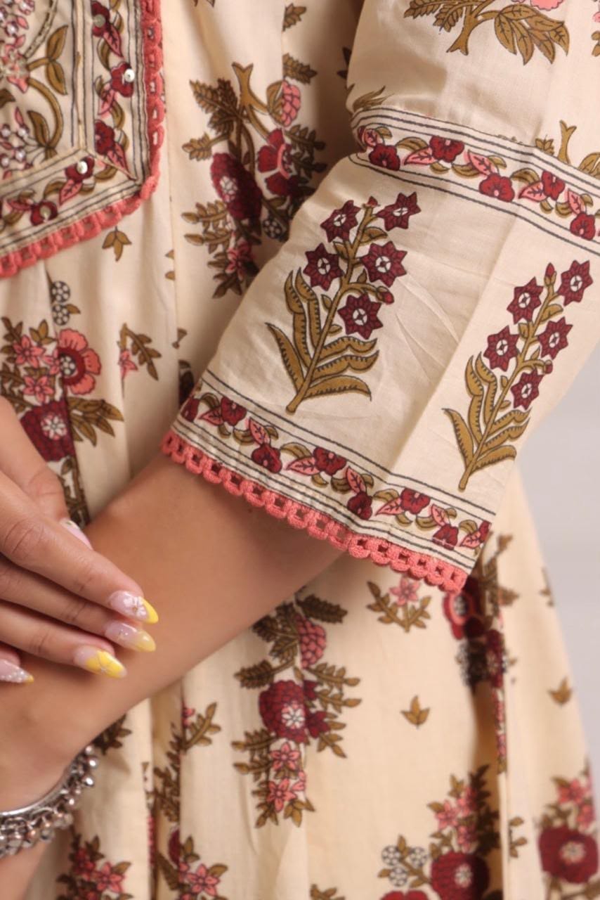 Label Tanuja-PREMIUM 14 KALI ANARKALI COLLECTION