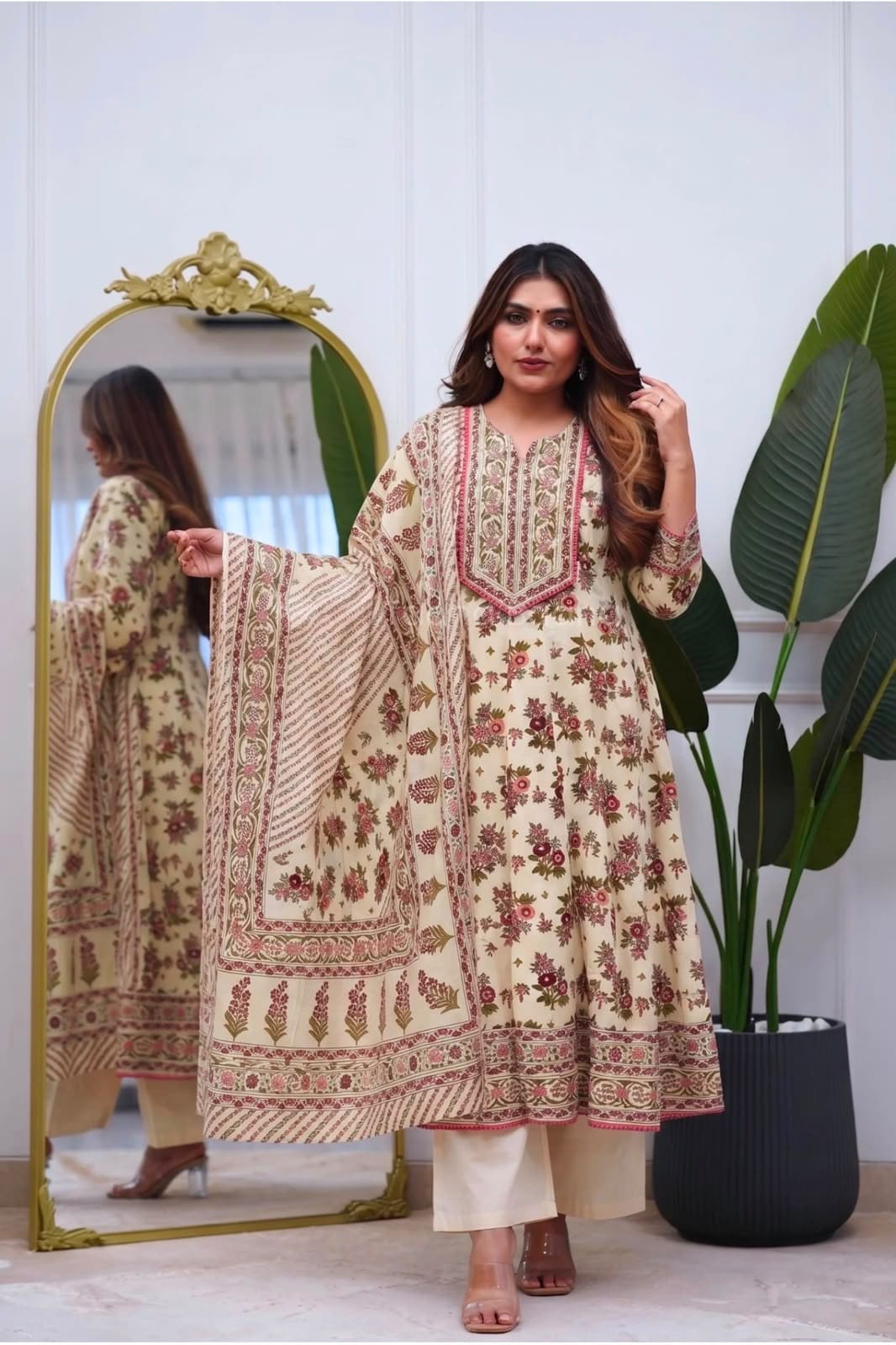 Label Tanuja-PREMIUM 14 KALI ANARKALI COLLECTION