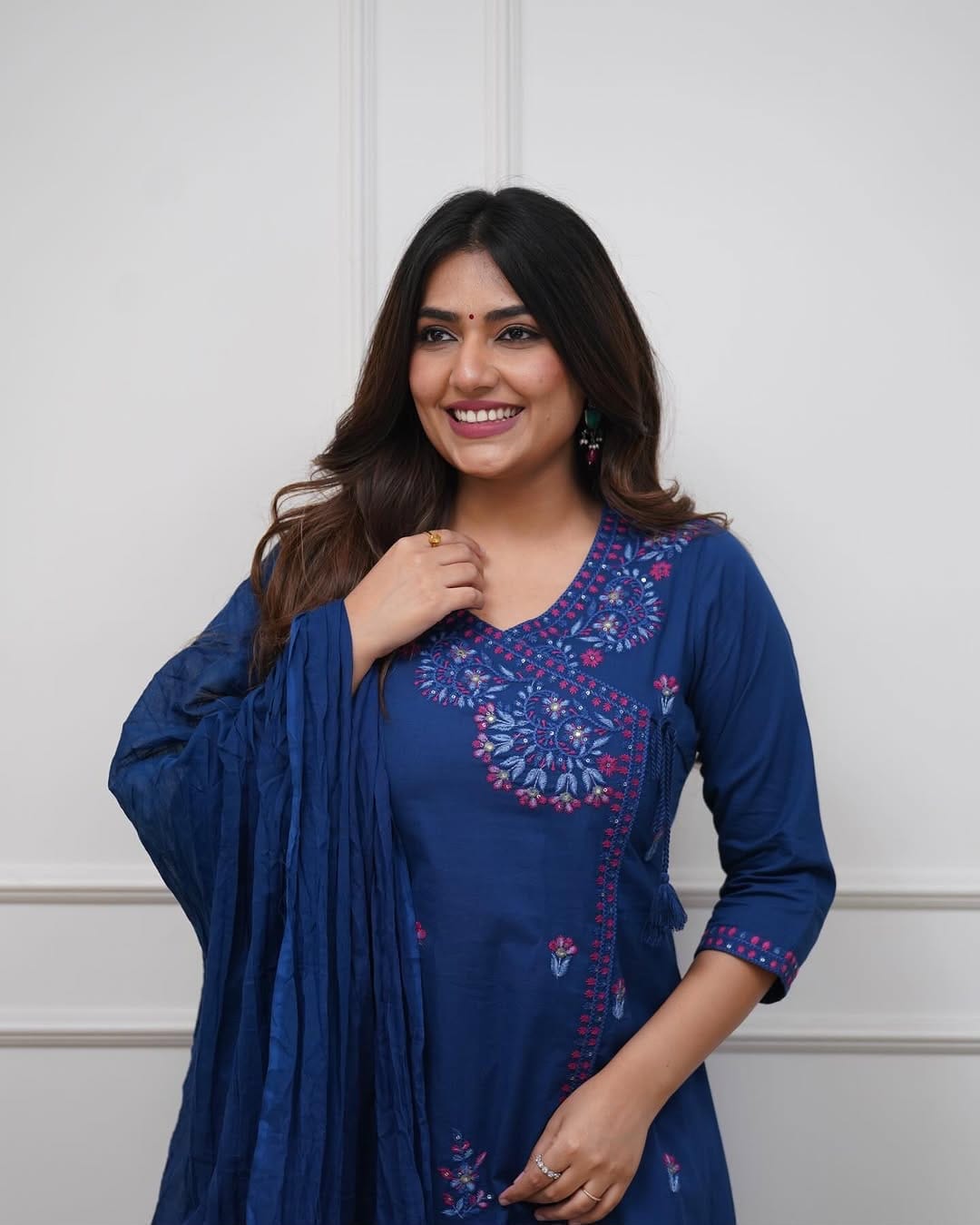 Label Tanuja-KURTA PENT WITH DUPATTA SUIT SET