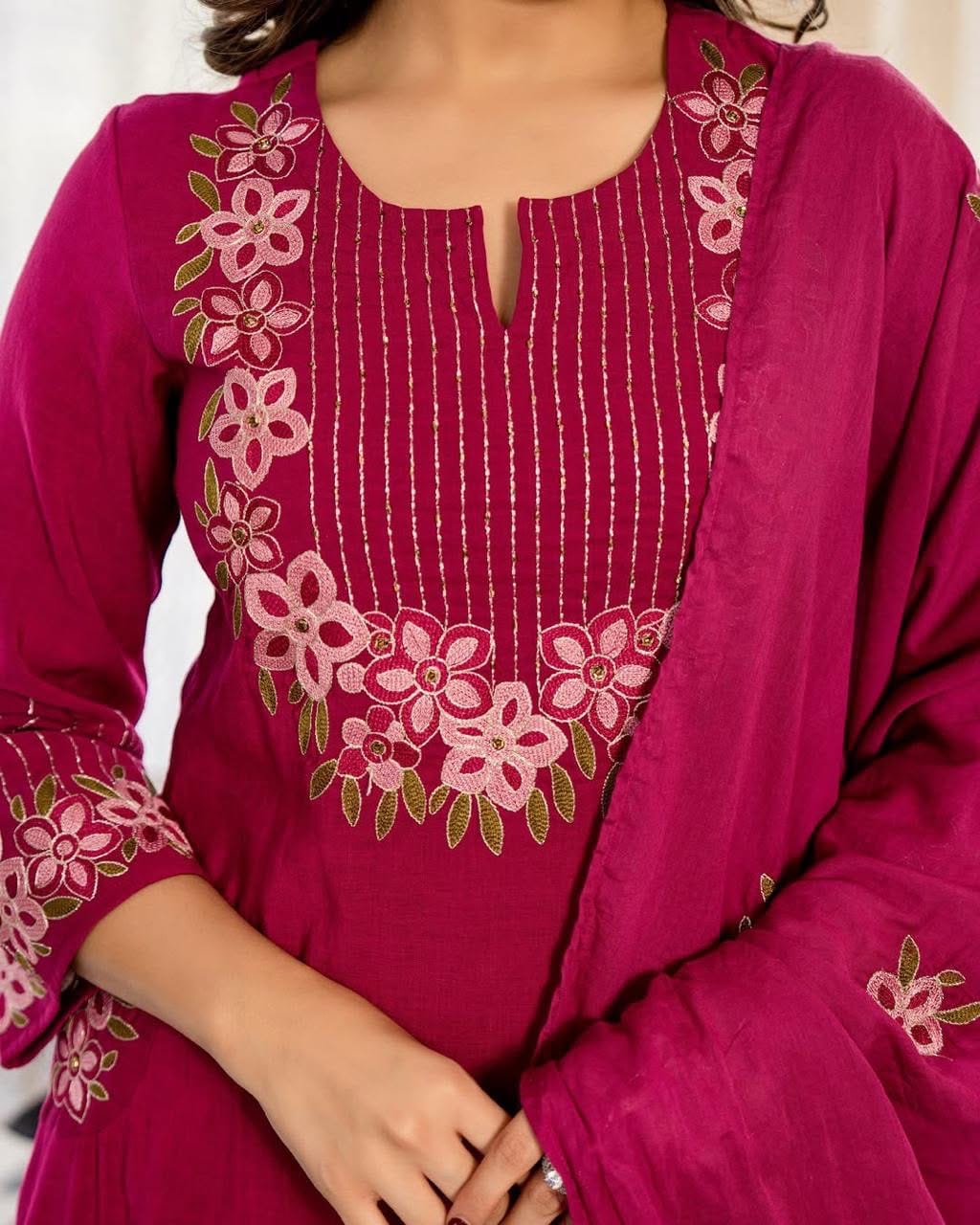 Label Tanuja- 3 Piece Set