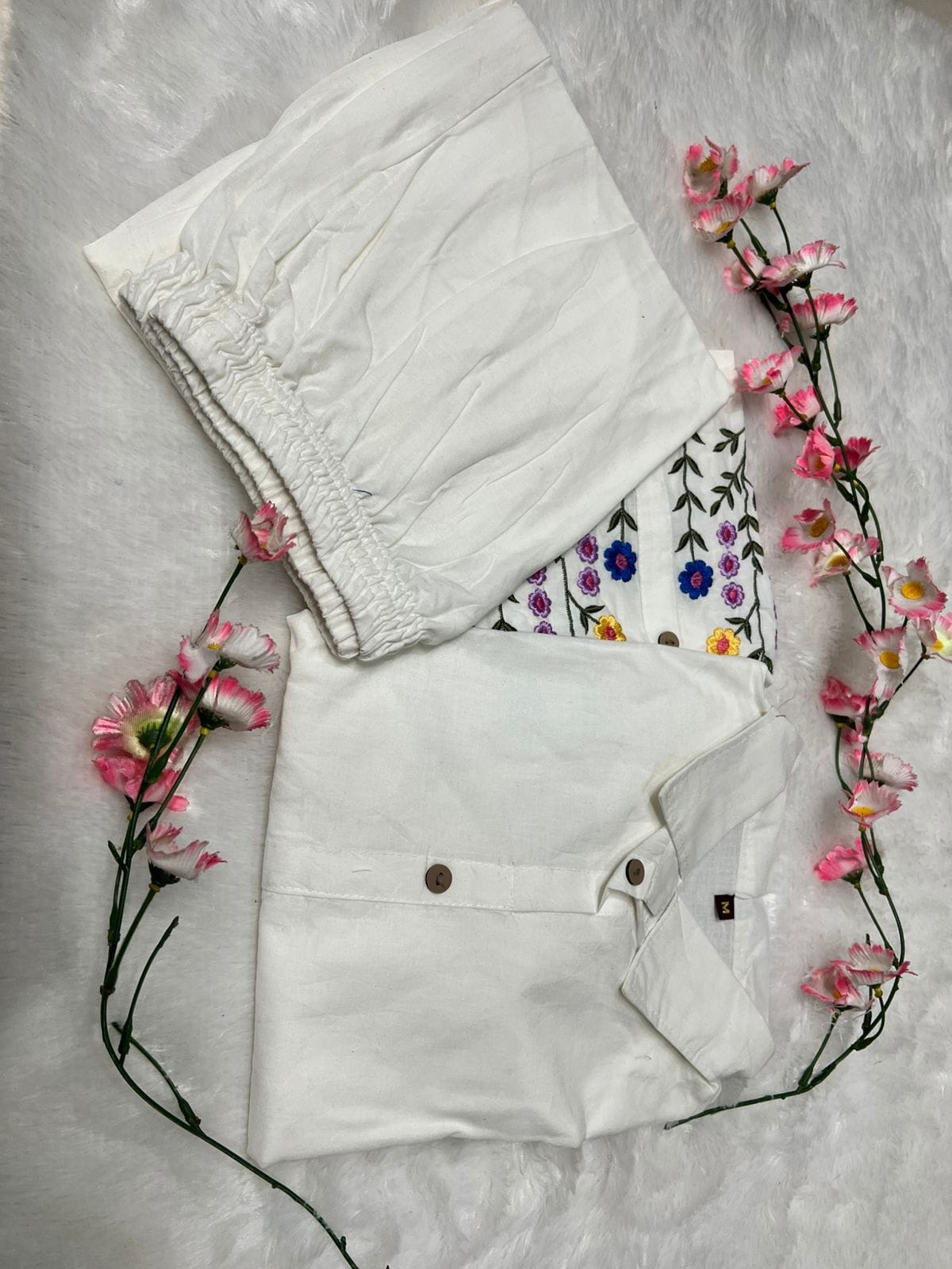 Label Tanuja-coord - set for all seasons