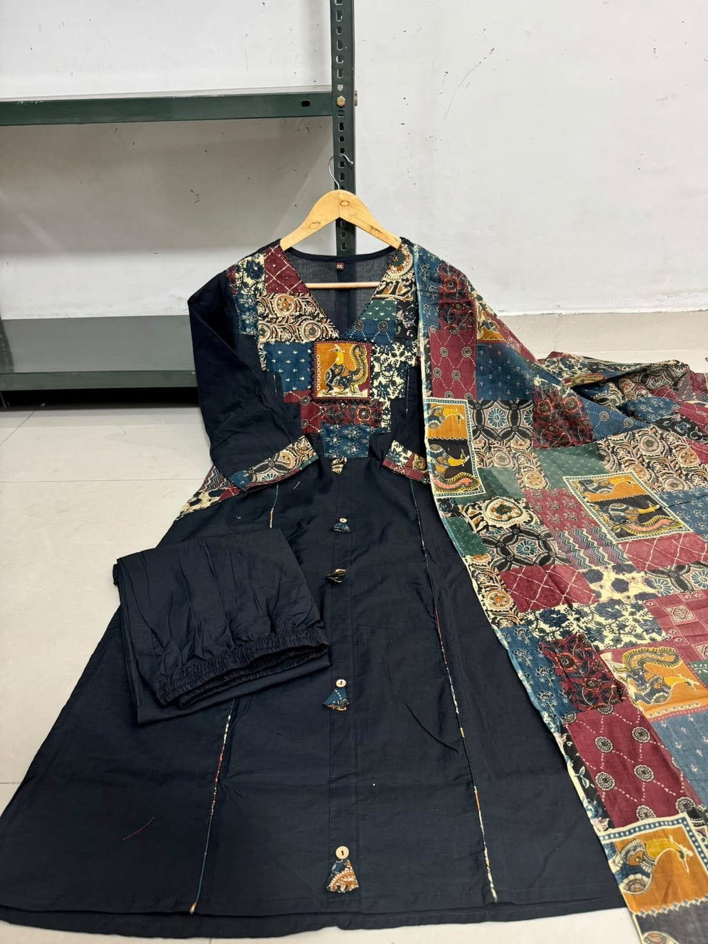 Label Tanuja-Premium cotton fabric suit set