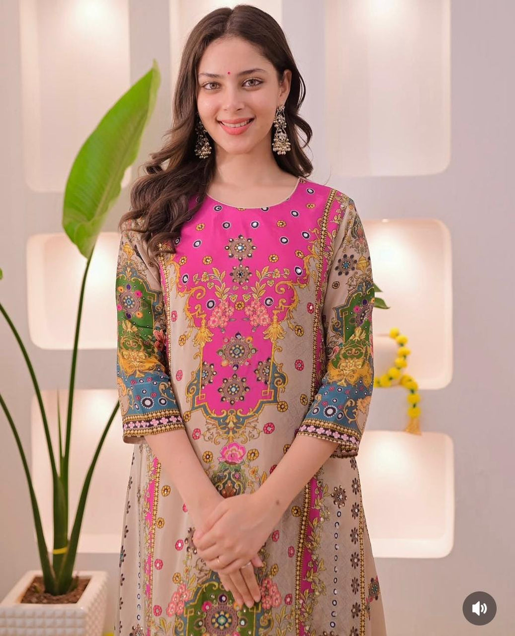 Label Tanuja-NOORI ANARKALI ROUND PLAZA SET