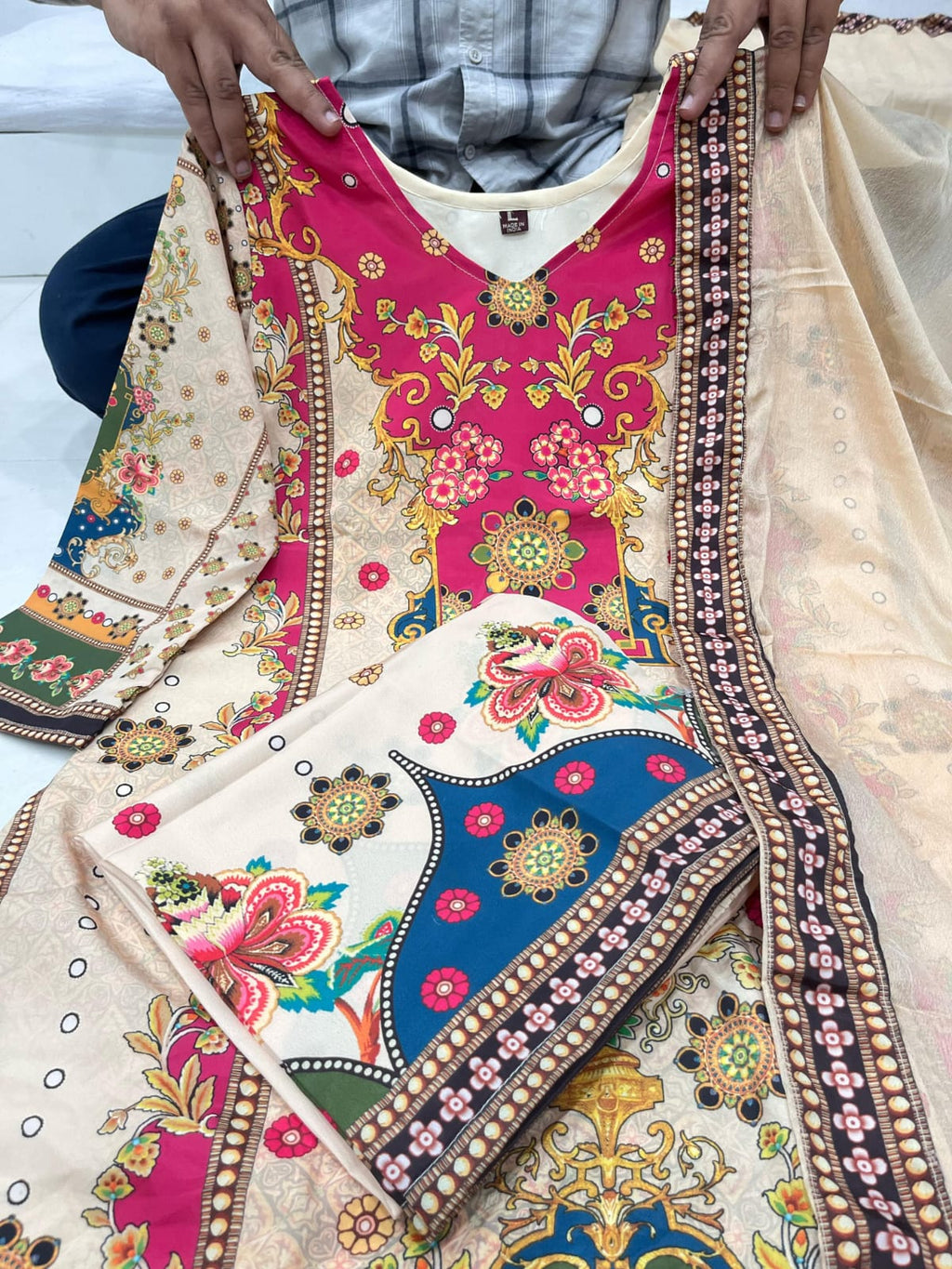 Label Tanuja-NOORI ANARKALI ROUND PLAZA SET