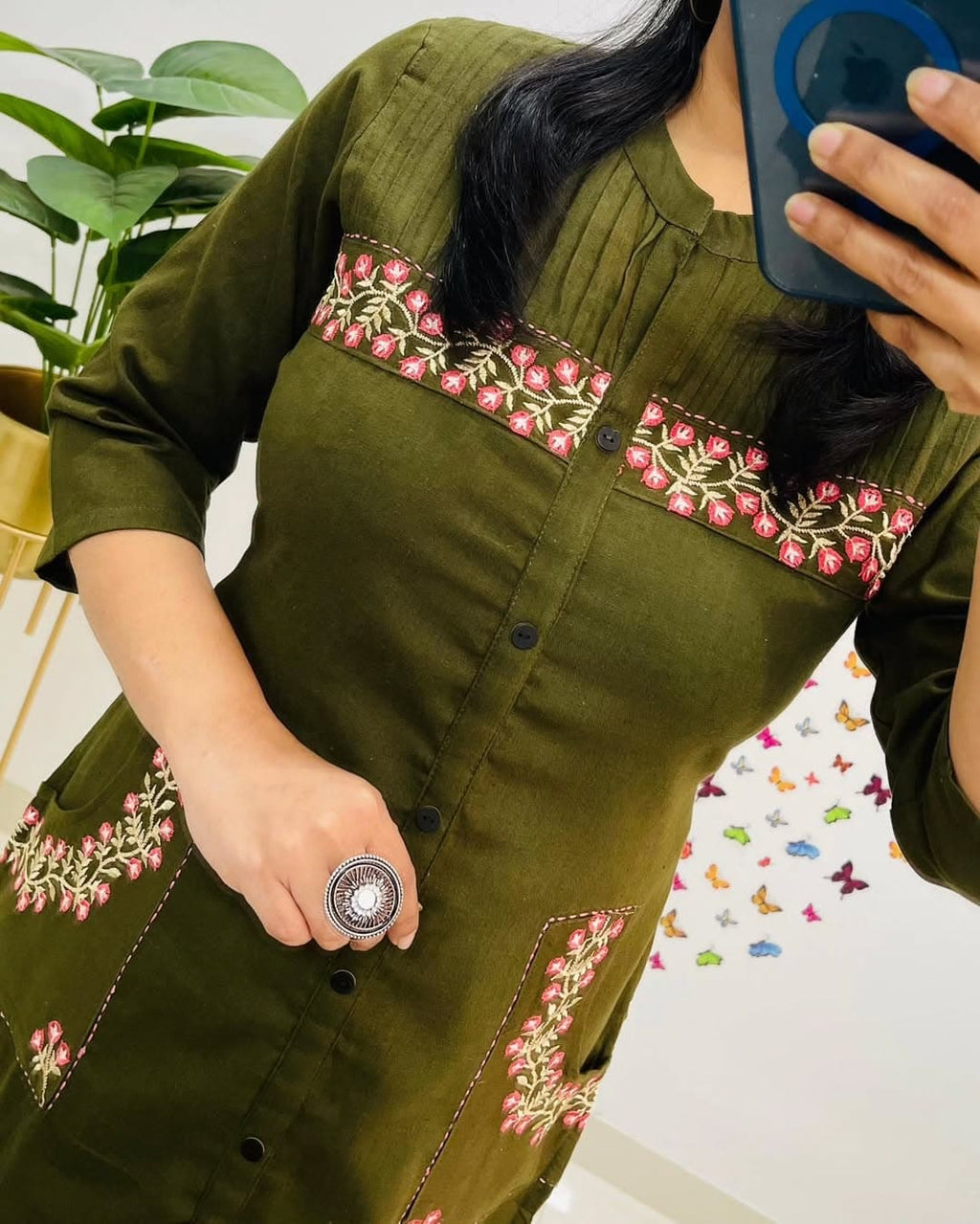 Label Tanuja-2 Piece Set