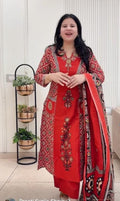 Label Tanuja-Beautiful Heavy Suit Set