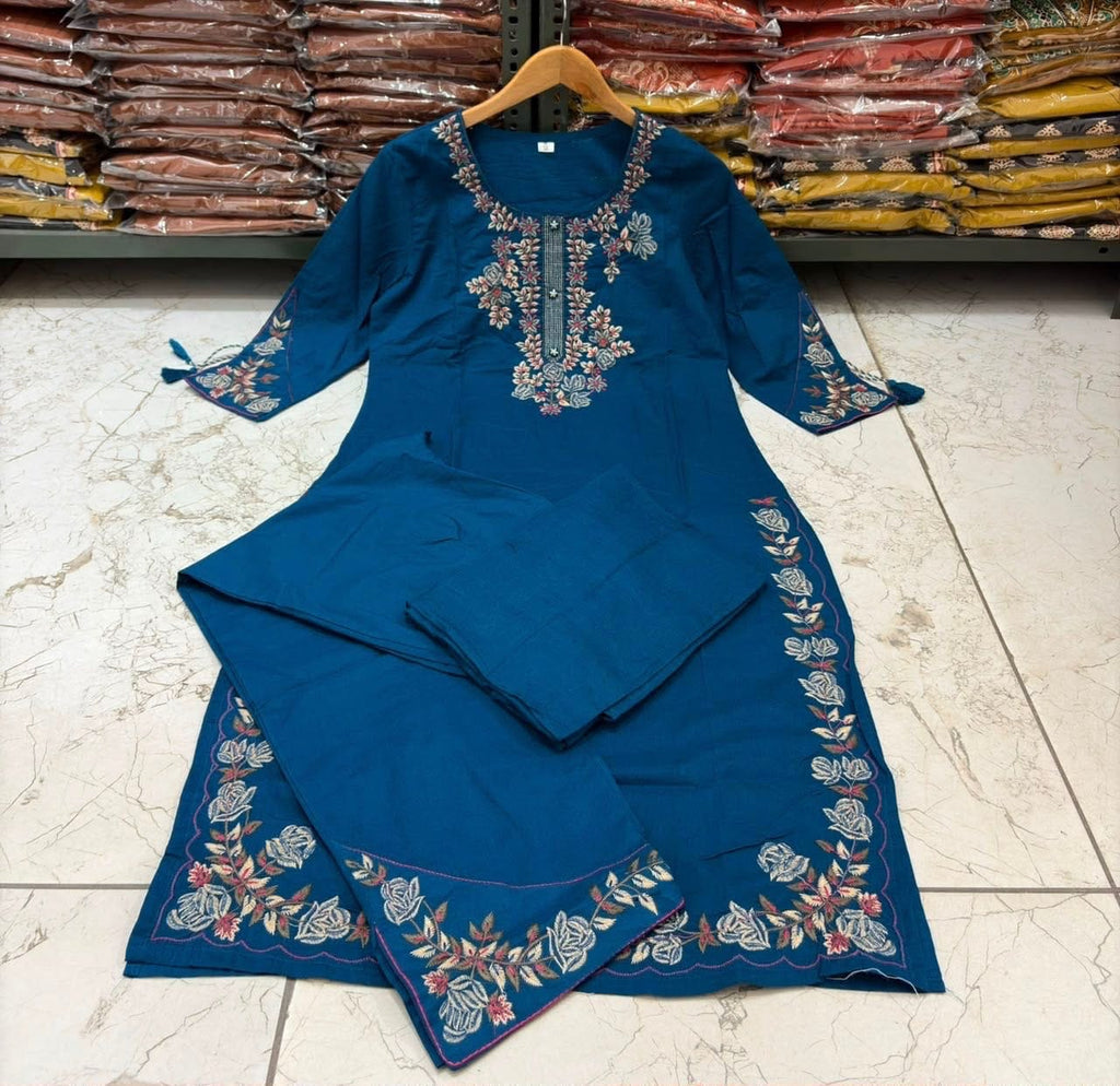 Label Tanuja-Solid Color Kurti With Pant And Dupatta