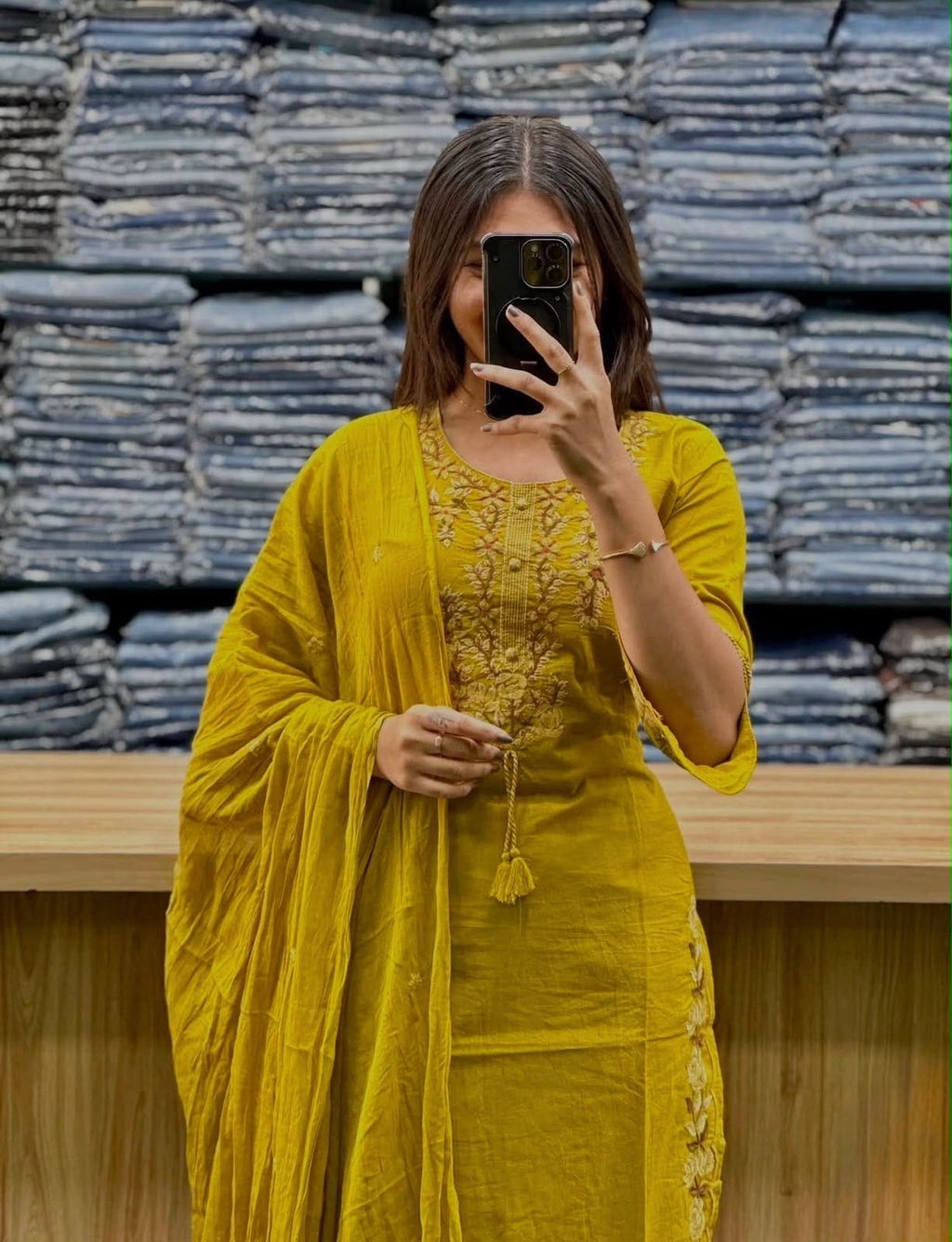 Label Tanuja-Solid Color Kurti With Pant And Dupatta