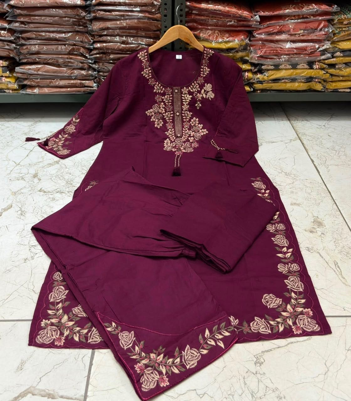 Label Tanuja-Solid Color Kurti With Pant And Dupatta